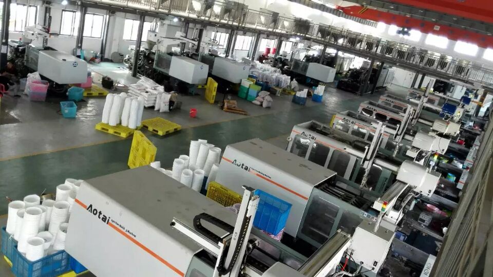 簡述大(dà)型注塑機結構功能