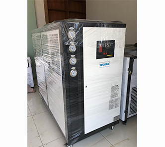 水冷冷水機